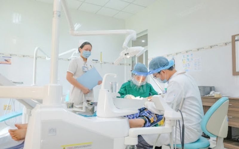 Nha khoa Lam Anh là cơ sở khám chữa r ăng tư nhân được nhiều người biết tới