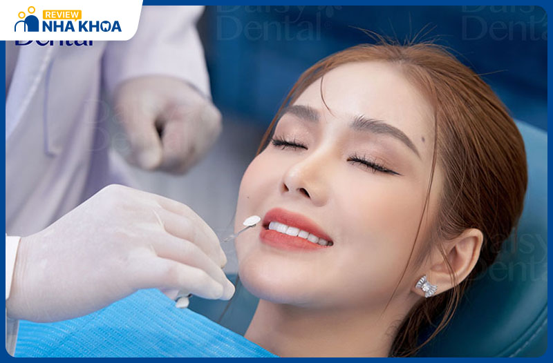 Nha khoa Daisy Dental chế tác mặt dán sứ có độ chuẩn xác về kích thước, đẹp và tự nhiên