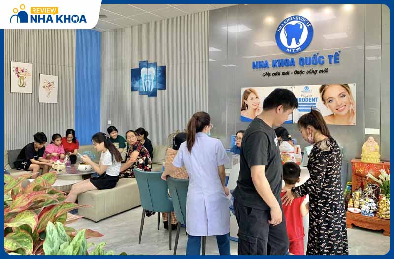 Nha khoa Quốc tế Hà Tĩnh có không gian rộng, trang thiết bị tiện nghi