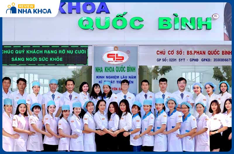 Nha khoa Quốc Bình có đội ngũ bác sĩ tài năng, nhiệt huyết